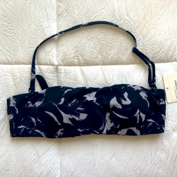 Lululemon Reversible Coastal Call Bikini Top - Picture 6 of 7